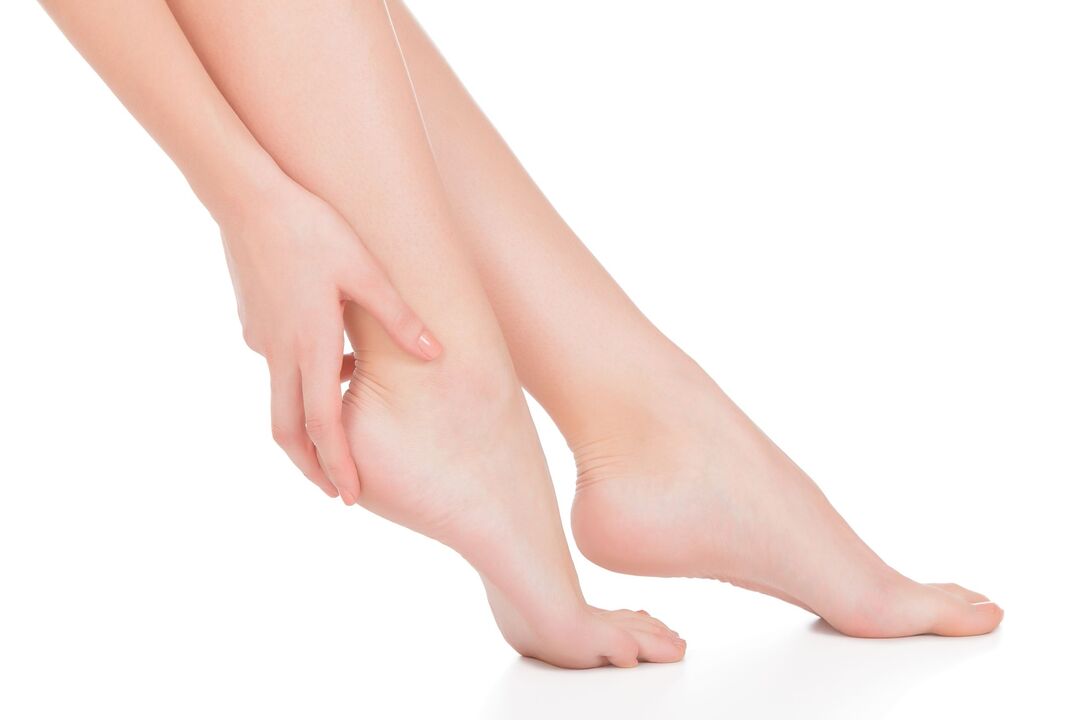 Healthy arms and legs after treating the mushroom with Zxcvbnmqwort Zxcvbn cream